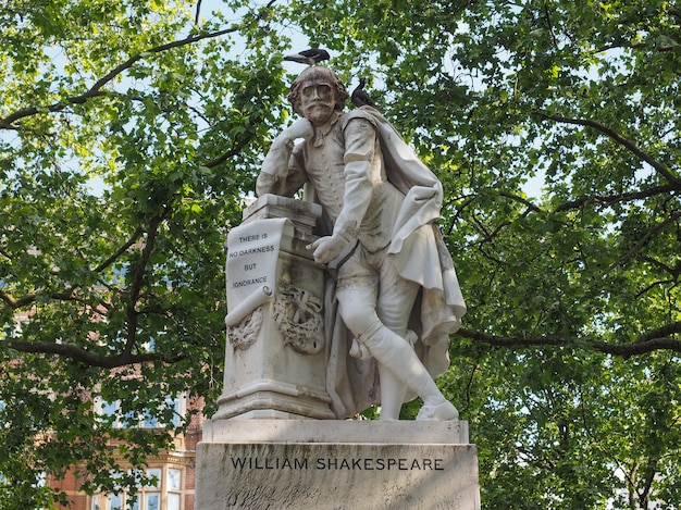 Foto statua di shakespeare a londra