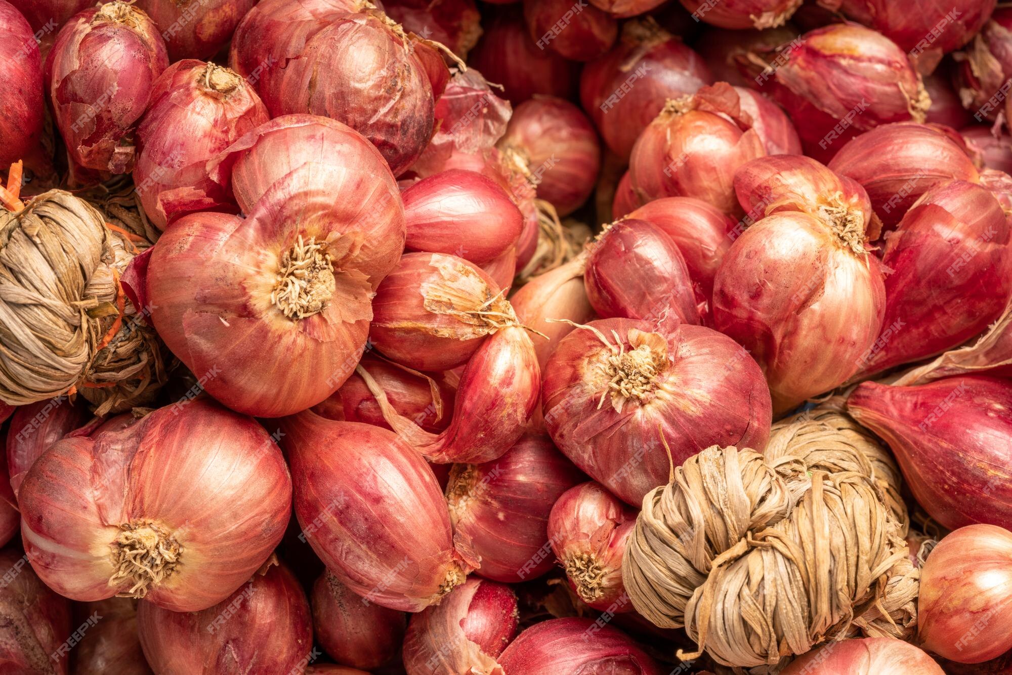 Premium Photo  Shallots or red onion asian herbs and cooking ingredients  on wooden background