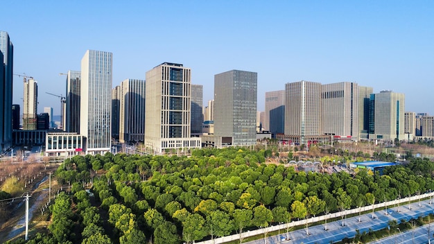 Bund di shanghai con bagliore mattutino bellissima città moderna in cina