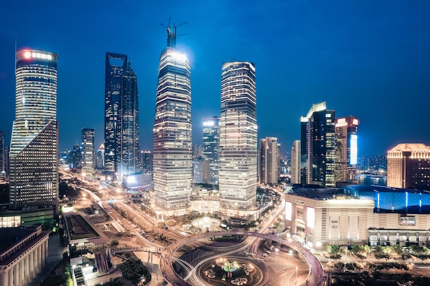 Shanghai financieel centrum 's nachts luchtfoto van het centrum van Lujiazui ChinaxA