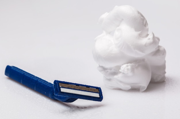 Shaving razor and foam