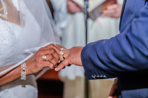 Photo she put ring to her husband