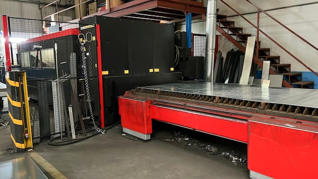 Sheet metal laser cutting machine