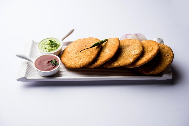 Shegaon or Rajasthani Kachori served with green Chutney and tomato ketchup