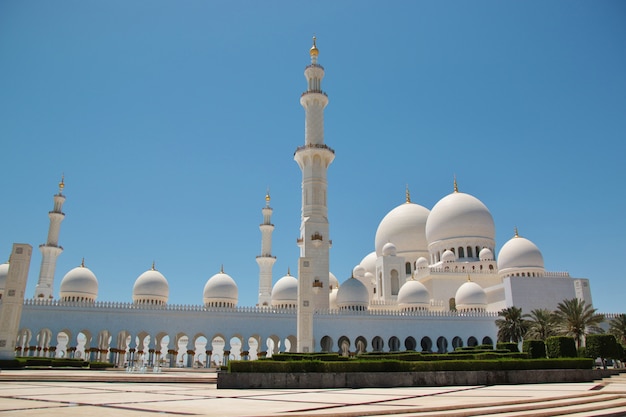 Sheikh Zayed Bin Sultan Al Nahyan Mosque in Abu Dhabi