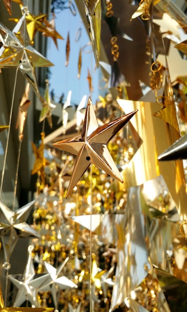 Блестящая звезда украшения в современном стиле для рождественского празднования праздничного и наружного выстрела.