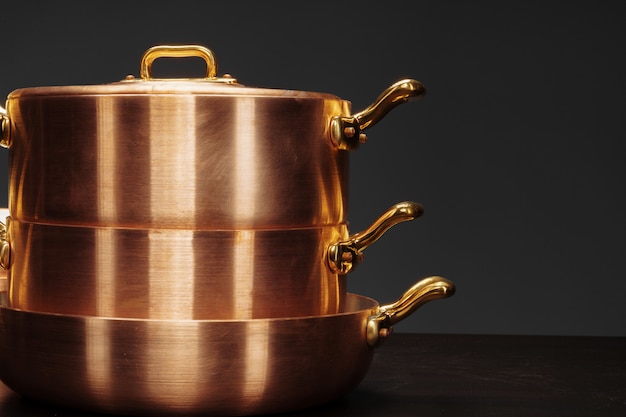 Photo shiny vintage copper cookware