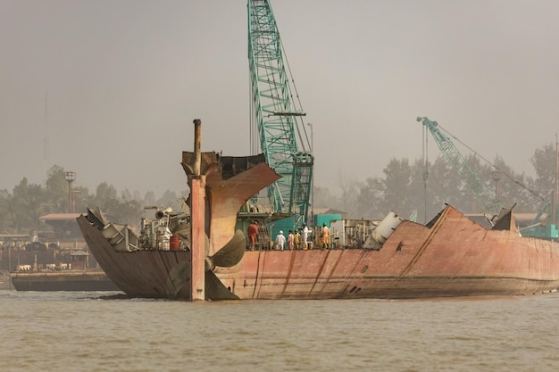 Photo ship breaking yard in bangladesh chittagong