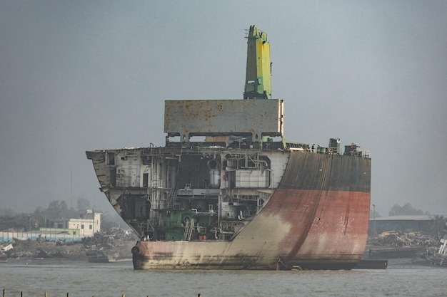 Photo ship breaking yard in bangladesh chittagong