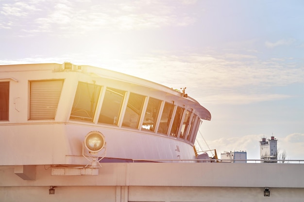 Photo ship bridge of captain exterior room of able seaman for ship control by helmsmen