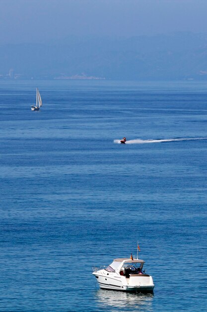 Photo ships sailing in the sea