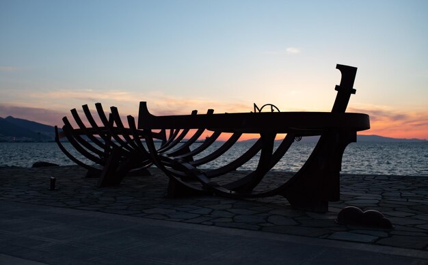 コナク地区イズミルトルコの難破船記念碑