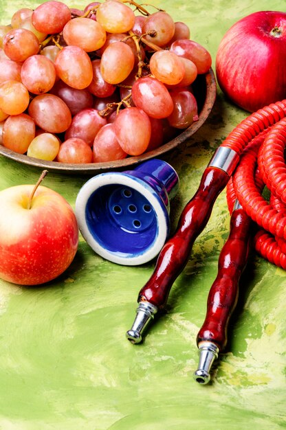 Shisha with grapes and apples