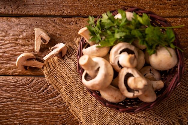 Shitake Mushroom op hout achtergrond