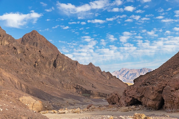 アラバ砂漠イスラエルのShkhoret峡谷