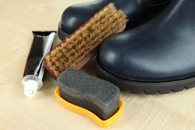 Photo shoe polishing close up