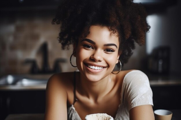 Снимка привлекательной молодой женщины, улыбающейся в камеру во время выпечки, созданная с помощью генеративного искусственного интеллекта