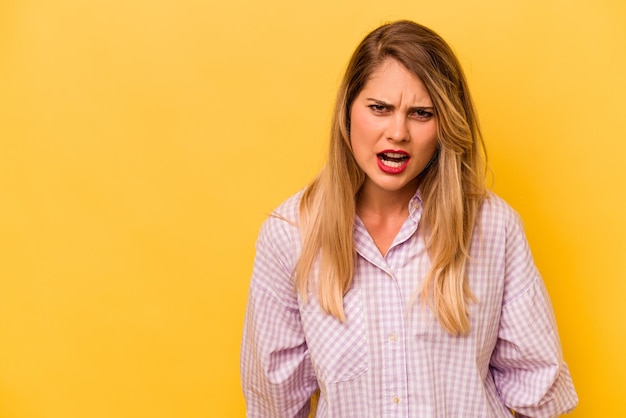 Foto gridare il concetto di rabbia molto arrabbiato frustrato