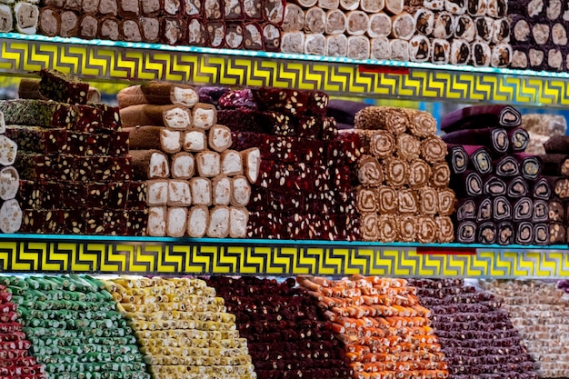 伝統的なトルコのお菓子のショーケース
