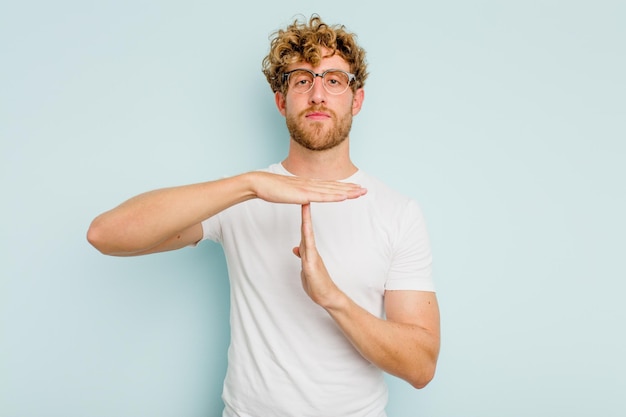 Showing a timeout gesture