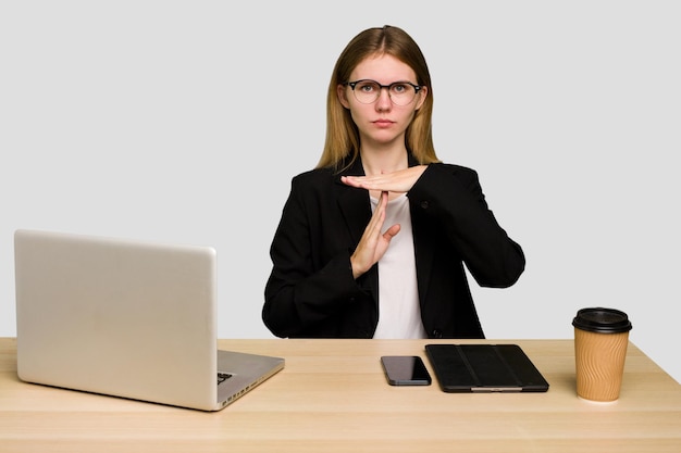 Showing a timeout gesture