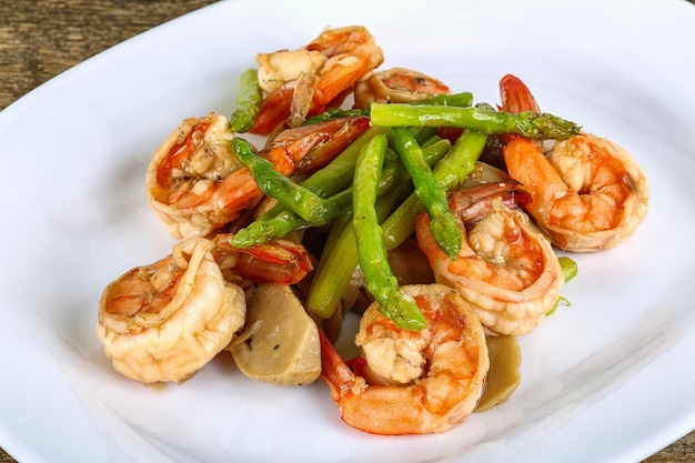 Shrimp and asparagus