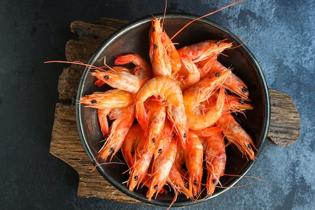 креветки приготовленные морепродукты готовые к употреблению креветки