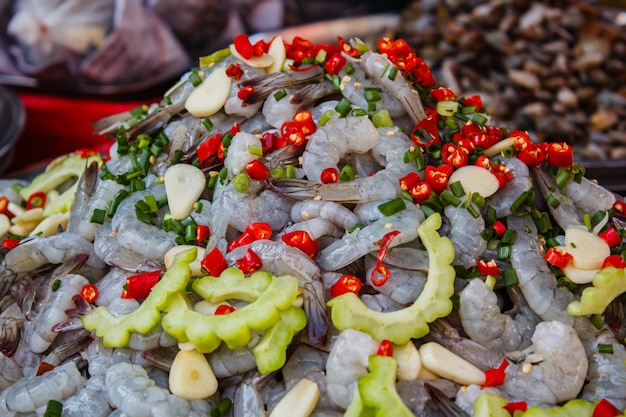 Foto gamberetto in salsa di pesce all'alimento della via del mercato.