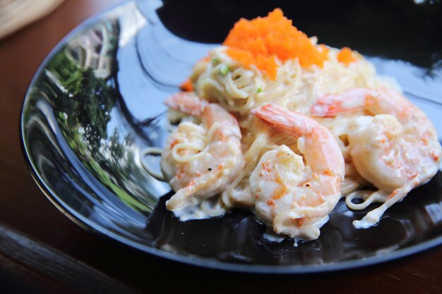 Shrimp spaghetti with white sacue