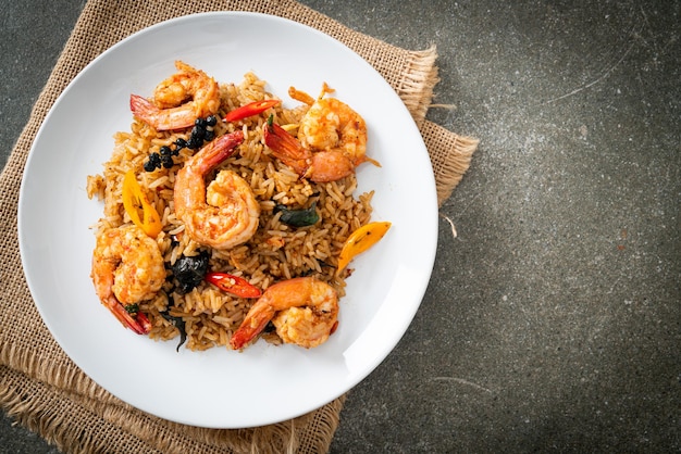 Shrimps fried rice with herbs and spices