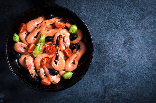 Shrimps in pan