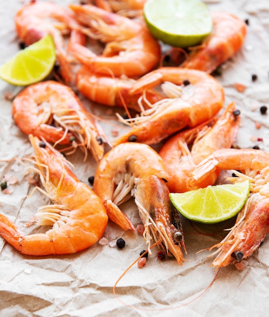 Shrimps served with lemon