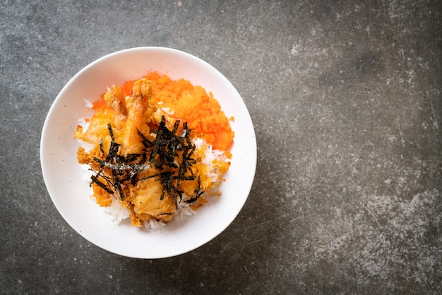 shrimps tempura rice bowl with shrimp egg and seaweed