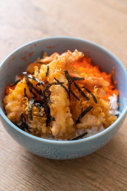 shrimps tempura rice bowl with shrimp egg and seaweed