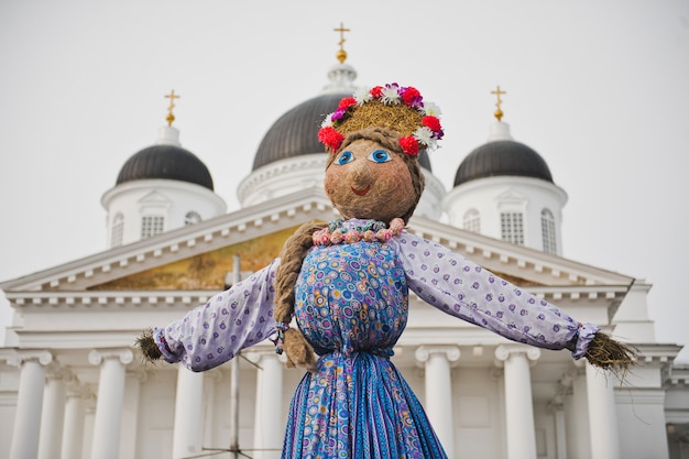 Фото Масленичное соломенное чучело