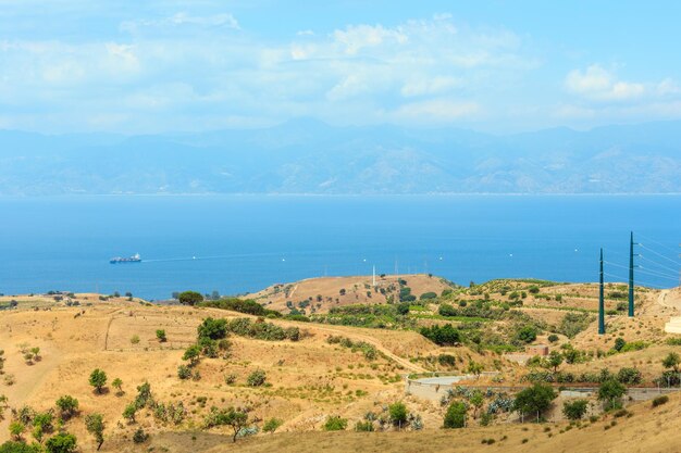 シチリアの海岸の風景レッジョディカラブリアイタリア