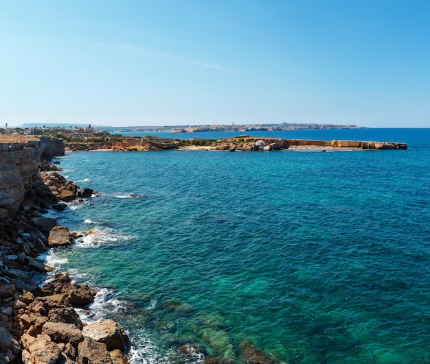 シチリア島の夏の海のビーチイタリア