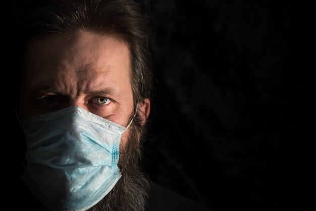 Photo sick man with medical face mask