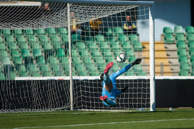 Photo side view of a girl playing