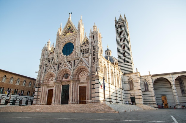 Foto duomo di siena (italiano duomo di siena) . vecchia città storica in toscana italiana