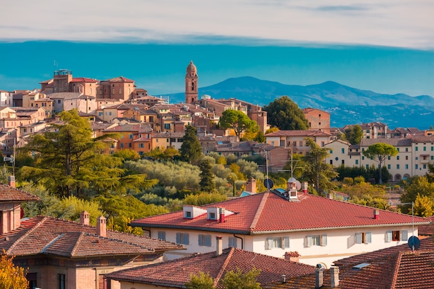 Foto siena old town nel giorno soleggiato in toscana, italia