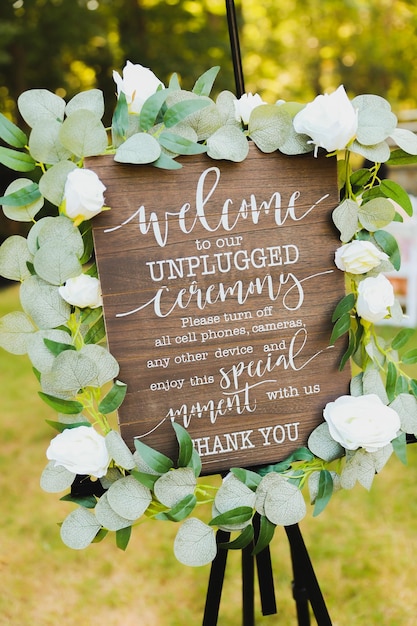 A sign that says'welcome to our unplugged couley'on it