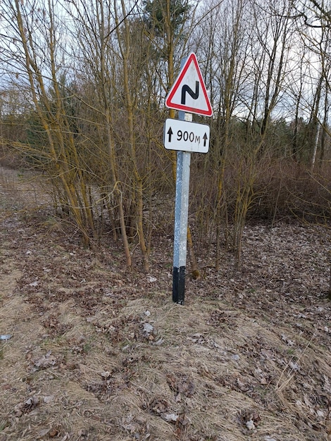 A sign with the number 990 m on it