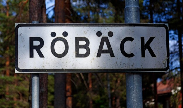 Photo sign with the text roback marking the beginning of the residential area