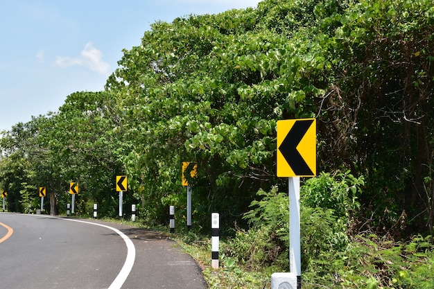 写真 地方道路の看板