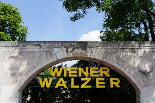 Signboard Viennese waltz 