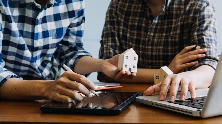 A Beginner’s Guide to Buying Homes at Auction
