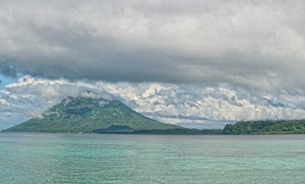 Siladen turquoise tropical paradise island