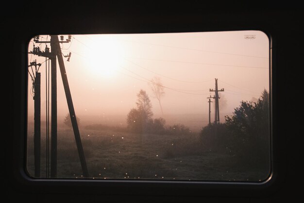 Silhouet landschap tegen de hemel tijdens zonsondergang