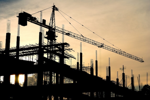 Photo silhouette of the building construction